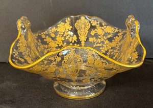 lot 185 image: Elegant Vintage Cambridge Wildflower Gold Encrusted Dish