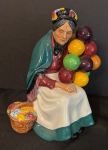 lot 222 image: Royal Doulton The Old Balloon Seller Figurine HN 1315