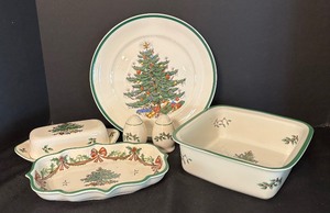 lot 225 image: Christmas Tree Serving Pieces by Spode and Bertson House