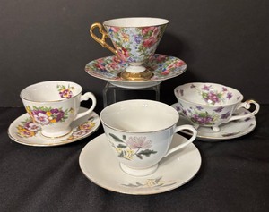 lot 104A image: Variety of Vintage Teacups with Saucers by Clarence, Lefton and More