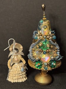 lot 267 image: Delightful Vintage Little Bo Peep Figurine and Tree Decor