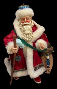 lot 314 image: Festive Clothtique Santa Decor by Possible Dreams
