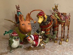 lot 369 image: Patience Brewster Nativity Golda the Horse, Patience Brewster Mini Terrier Carrier, Patience Brewster Krinkles Labrador Retriever Gifts and More