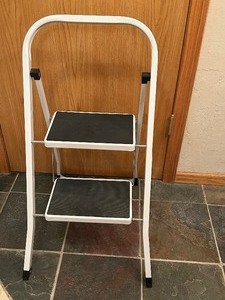 lot 300 image: Foldable Step Stool