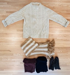lot 256 image: Handmade  Knit