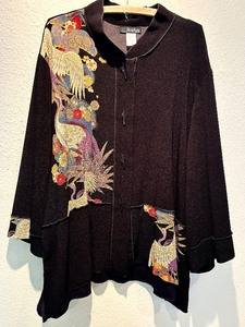 lot 205 image: Moonlight 3X Womens Blouse with Elegant Crane Design, New