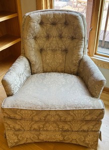 lot 211 image: Vintage Upholstered Swivel Arm Chair