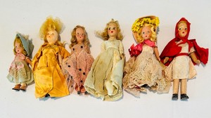lot 160 image: Collection of 6 Vintage Dolls with Varying Styles and Outfits