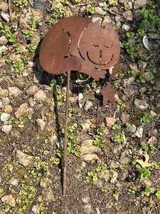 lot 150 image: Cheshire Cat Rusted Metal Yard Decoration