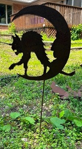 lot 146 image: Decorative Metal Yard Stake with Cat and Moon Design