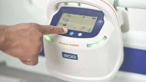 lot 59 image: Flowtron ACS900 DVT Compression Pump auto garment detection delivers uniform and sequential compression to help prevent blood clots. Features one-button startup, LCD screen, built-in battery, and real-time pressure monitoring. No Leg Sleeves Included