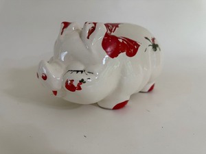 lot 19 image: Adorable American 13 Ceramic Piggy Bank