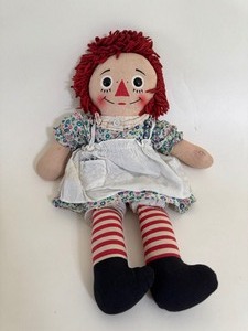 lot 22 image: Vintage Raggedy Ann