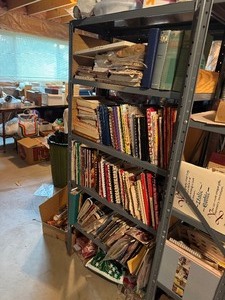 lot 46 image: Shelf & Contents