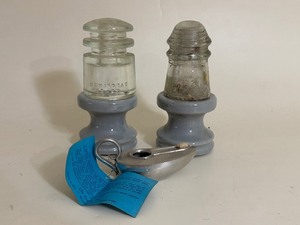 lot 62 image: Hemingray No. 17 Glass Insulators & Oil Lamp
