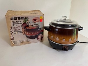 lot 76 image: Vintage West Bend Lazy Day Slo Cooker Base With Power Cord