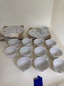 lot 99 image: Vintage Luncheon Snack Plates And Cups Roses With Gold Rim Trim Made In Japan