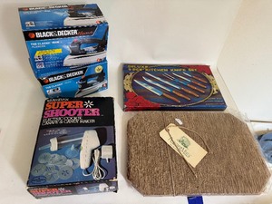 lot 113 image: Vintage New in Box Small House Wares