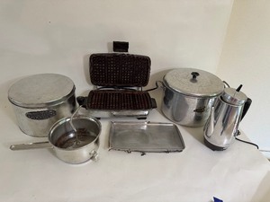 lot 117 image: Vintage Kitchen Items - Works