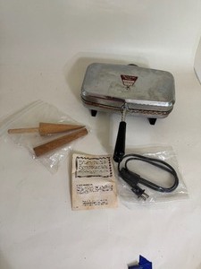 lot 123 image: Vintage Vitantonio Krumkake Baker