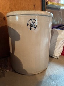 lot 130 image: XL Vintage Crock
