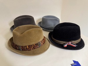 lot 141 image: Lot of (4) Vintage Felt Fedoras Size 7 14