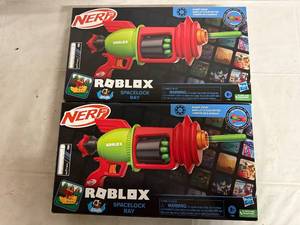 lot 35 image: 2 Roblox Nerf Guns