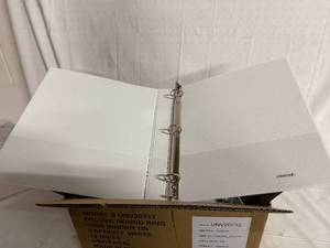 lot 81 image: 12 Universal 1in White Round Ring Binders