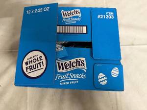 lot 158 image: 12 Bags of Welchs Fruit Snacks Mixed Fruit