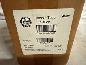lot 169 image: 2 x 8ct of Classic Taco Sauce