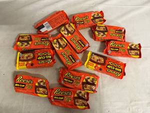 lot 203 image: 12 Reeses Big Cups