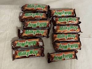 lot 207 image: 12 Milky Way Candy Bars