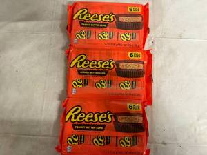lot 210 image: 3 x 6ct Packages of Reeses Peanut Butter Cup