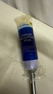 lot 15 image: 5x Deluxe Micro Fiber Mops