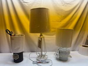 lot 17 image: 3x New Decorative Lamps