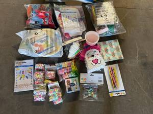 lot 30 image: Banana Box of Party Supplies