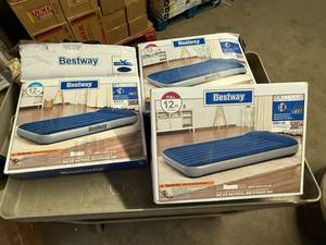 lot 39 image: 3x Bestway Air Mattress with Storage Bag &  Built in Pump