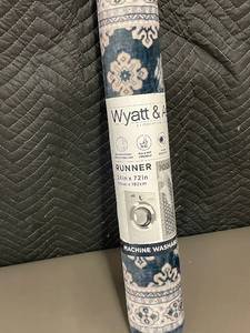 lot 4 image: Wyatt & A Heritage Collection Runner Rug 24x72in