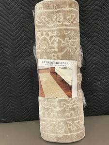 lot 7 image: Everest Runner Rug 30in x 96in Beige