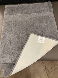 lot 19 image: Gray Mohawk Home Bath Rug with End Border