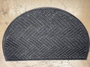 lot 24 image: Curved Half-Circle Rubber Door Mat with Herringbone Pattern