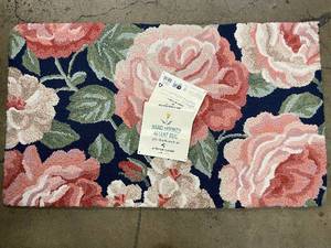 lot 36 image: Hand Hooked Floral Accent Rug 22x38 Inches
