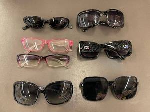 lot 77 image: Collection of 6 Fashionable Sunglasses and Eyeglasses