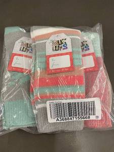 lot 151 image: 5 Pairs of Muk Luks Womens Pastel Socks - One Size