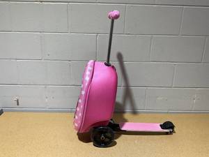 lot 217 image: Hello Kitty Hardside Carry On Scooter Suitcase