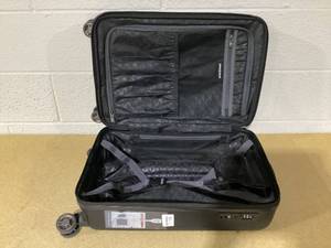 lot 403 image: SWISSGEAR Energie Hardside Carry On Spinner Suitcase
