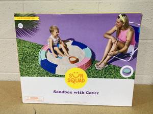 lot 416 image: Sun Squad Sandbox with Cover