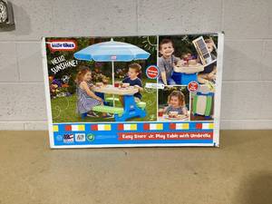 lot 418 image: Little Tikes Easy Store Jr. Play Table with Umbrella