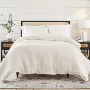 lot 476 image: 3PCS FullQueen Better Homes & Gardens Cream Gauze Comforter Set