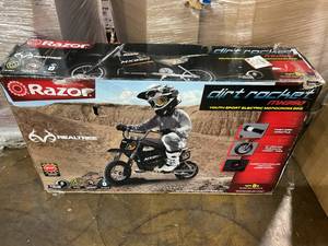 lot 6 image: Razor x Realtree Dirt Rocket MX350 - 24V Electric-Powered Dirt Bike, up to 14 mph, for Child 8